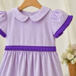 Διακοσμητική Τρέσα Πλισέ Τοποθετημένη σε Φόρεμα